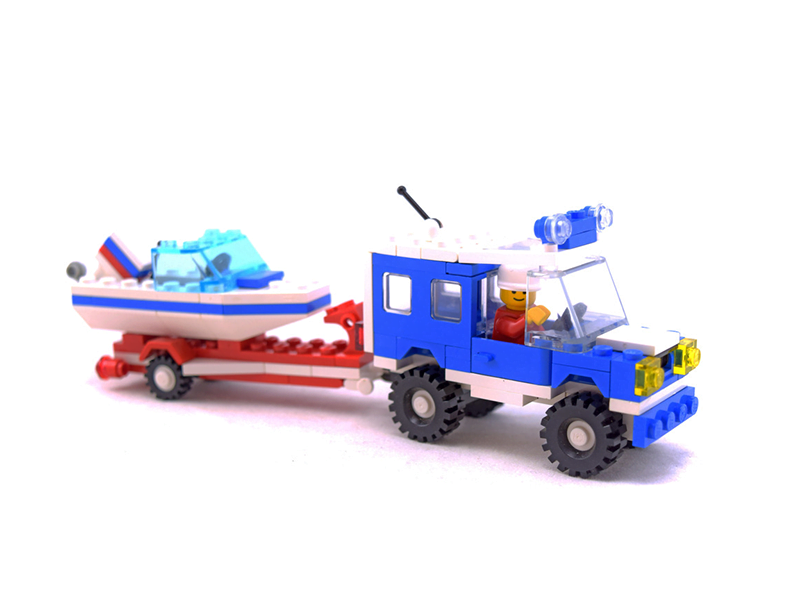 Town - RV met Speedboot (6698)